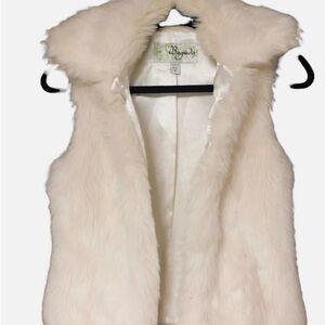 Elegant Cream Faux Fur Vest